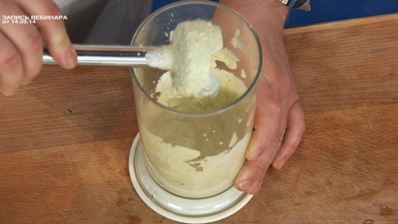 фалафель в пите с соусом гуакамоле и овощами