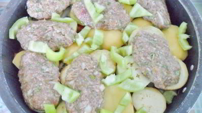 казан котлеты, котлеты в кастрюле