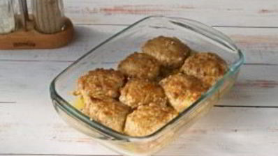 котлеты из индейки с жареными яблоками