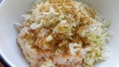 котлеты из куриного фарша с капустой, тушенные в томате