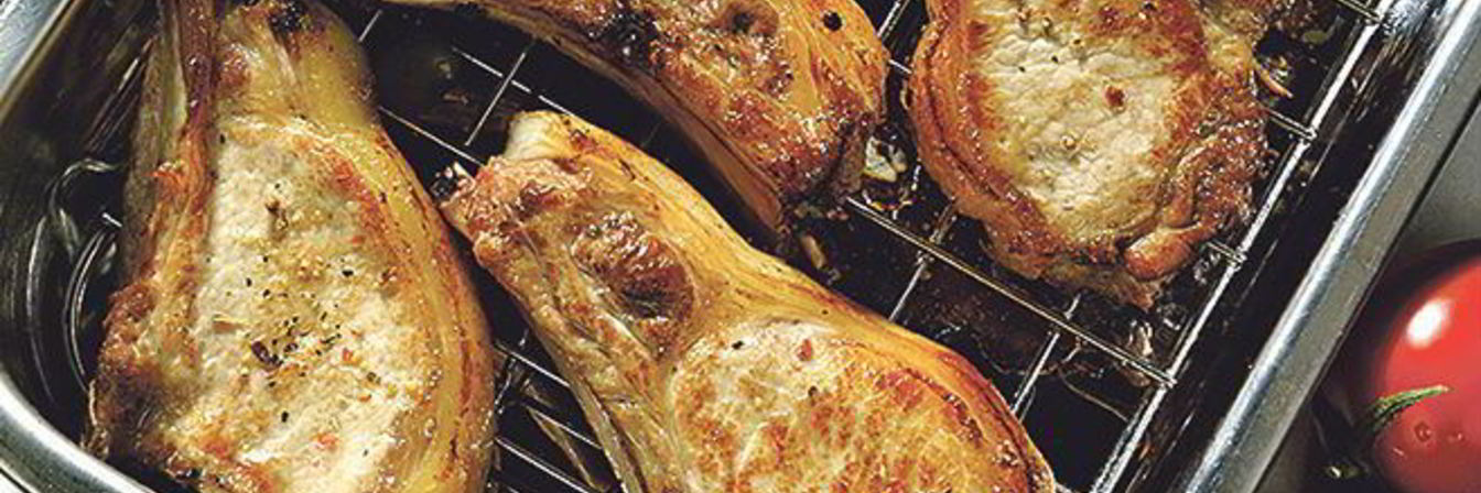 Котлеты на косточке с пряным соусом