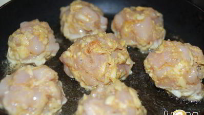 рубленные котлеты с горчично-сырной начинкой