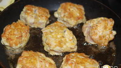 рубленные котлеты с горчично-сырной начинкой