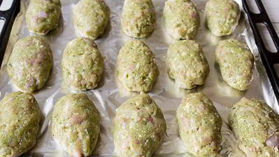 запеченные куриные котлеты с песто