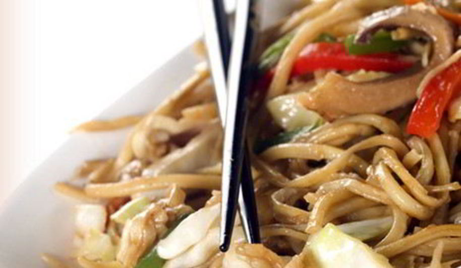 Рецепт лапши с курицей и овощами stir fry