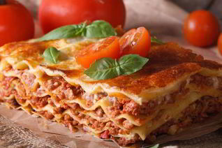 Лазанья с говяжьим фаршем и помидорами