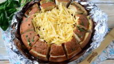 лазанья в цветущем хлебе