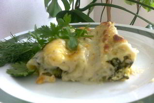 Каннелони с рикотой и шпинатом под бешамелем