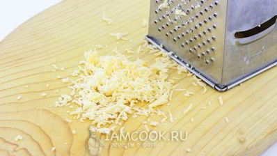 макароны с сыром и колбасой