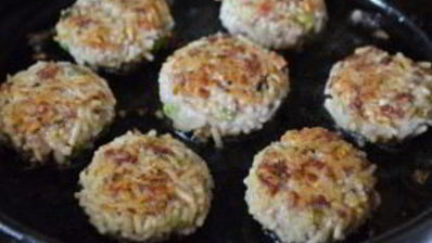 оладушки из фарша и спагетти