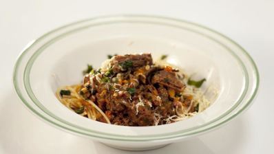 паста болоньезе с говяжьей тушенкой