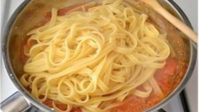 паста с креветками и томатами