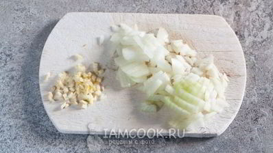 паста с морепродуктами в томатном соусе