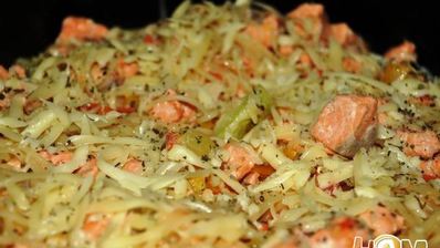 паста с семгой и овощами в сливочно-томатном соусе