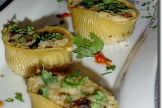 Ракушки фаршированные грибами
