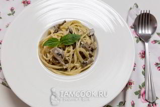 Спагетти с грибами и белым вином
