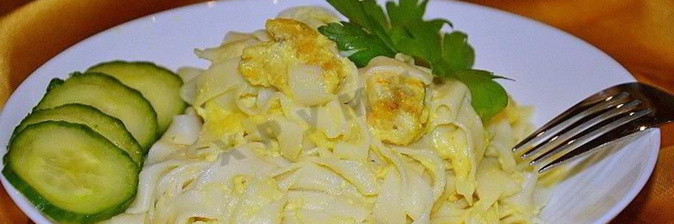 Спагетти с курицей в сливочном соусе