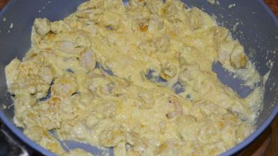 спагетти с курицей в сливочном соусе