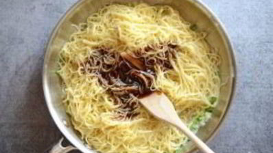 спагетти с зеленым луком