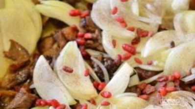 говядина с луком и барбарисом