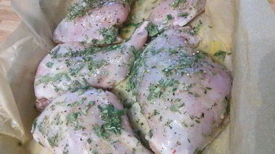 кролик под соусом из йогурта и сливочного масла