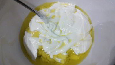 кролик под соусом из йогурта и сливочного масла