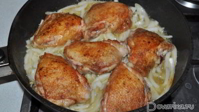 куриные бедрышки в томатном соусе