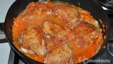 куриные бедрышки в томатном соусе