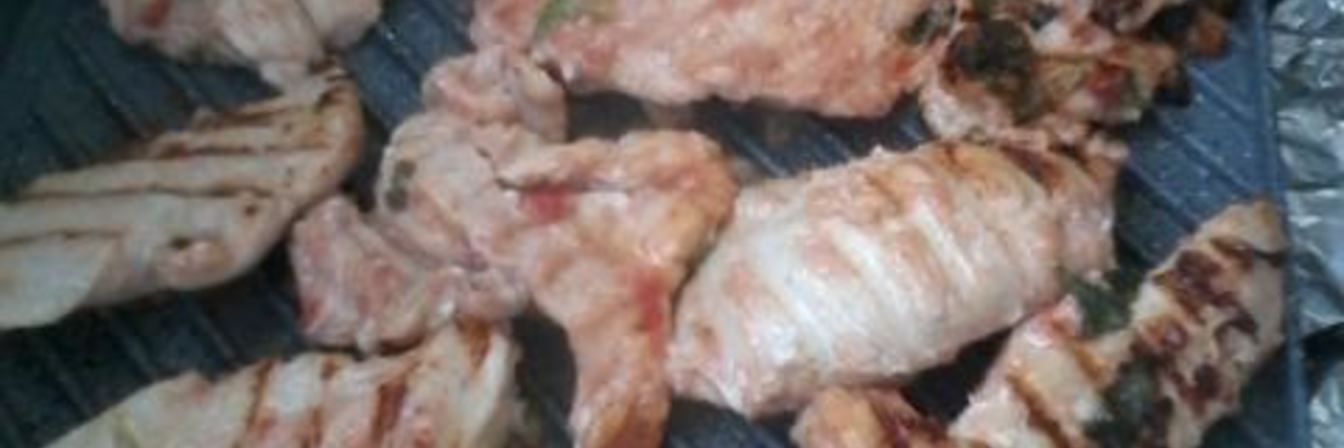 Куриные грудки в винно-базиликовом соусе