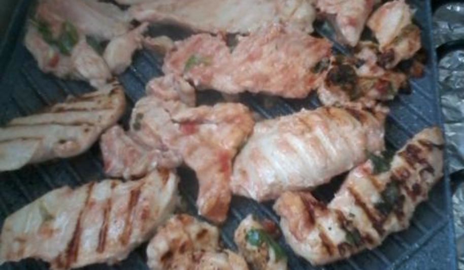 Рецепт куриных грудок в винно-базиликовом соусе