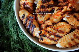 Куриные крылышки в остром томатно-яблочном маринаде