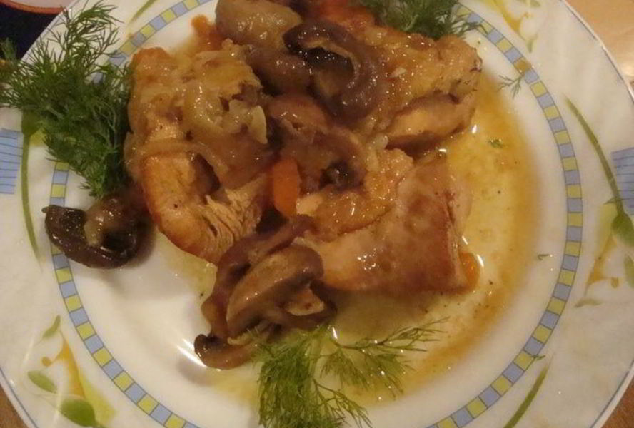 Курица с грибами в ананасовом соусе