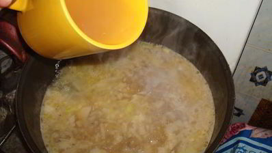 курица в винном соусе с шампиньонами