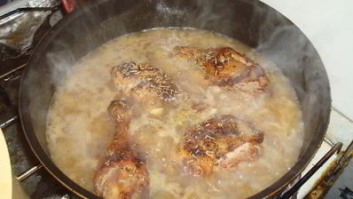 курица в винном соусе с шампиньонами