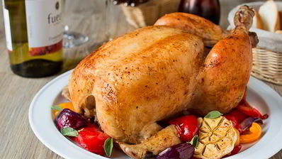 курица, запеченная с овощами