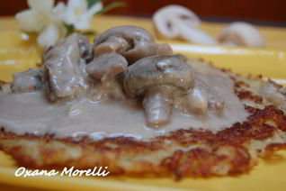 Мясо по-гоголевски с блинами-дерунами