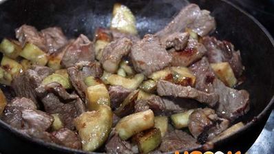 мясо с баклажанами