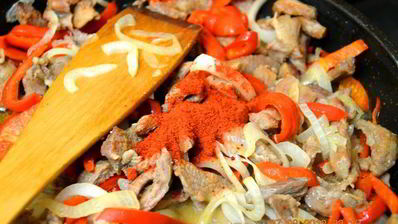 паприкаш из телятины с йогуртом