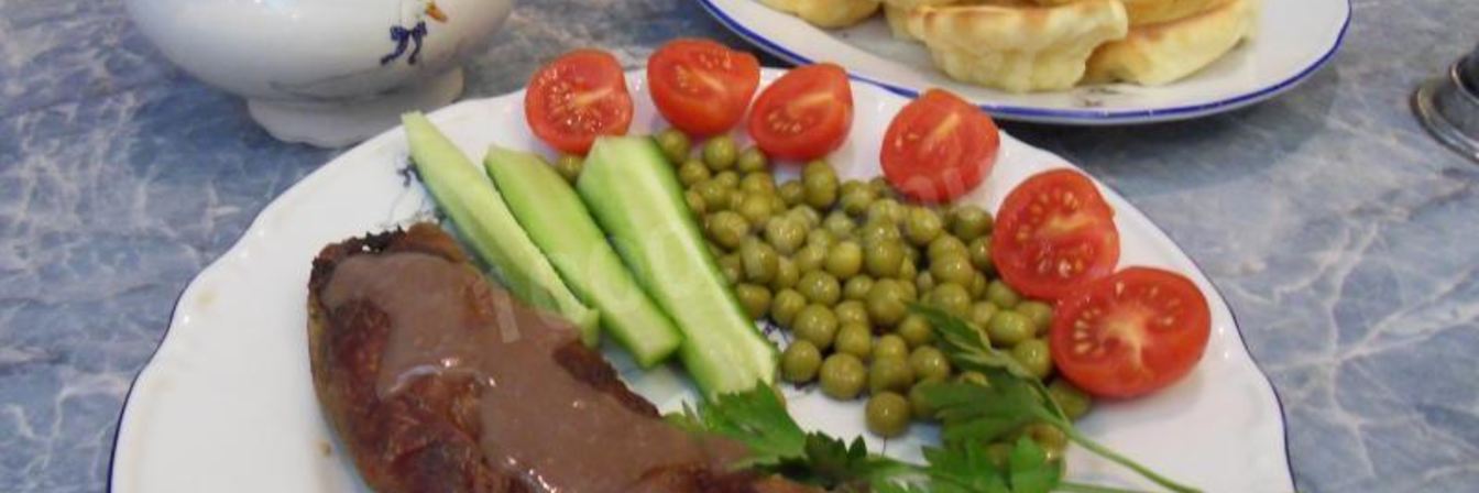 Ростбиф из говядины с винным соусом