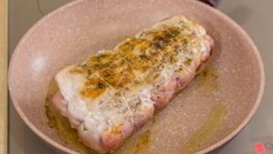 свинина, фаршированная зеленью и орехами