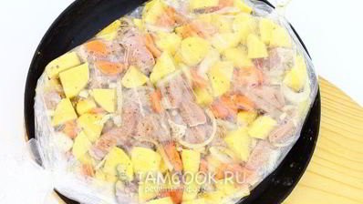 свинина с картошкой в духовке в рукаве