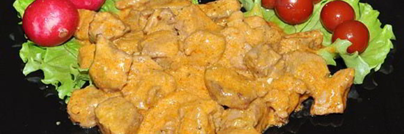 Тушеная свинина с острым соусом