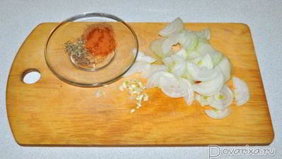 тушеная свинина с острым соусом