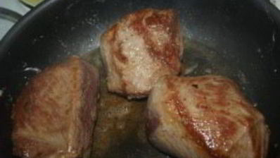 тушеная телятина с подливкой