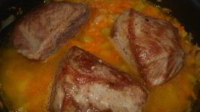 тушеная телятина с подливкой