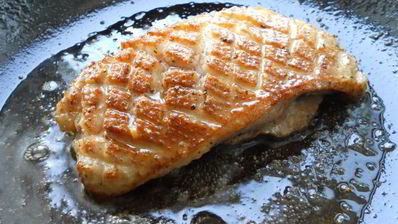 утиная грудка с орехово-гранатовым соусом