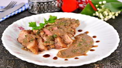 утиная грудка с орехово-гранатовым соусом