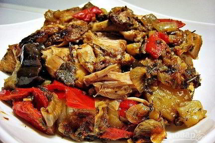 Баклажаны в казане с курицей