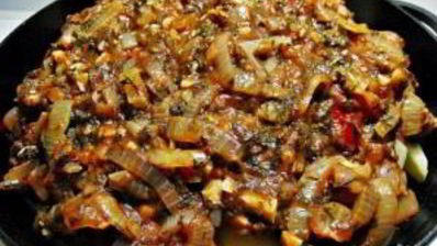 баклажаны в казане с курицей