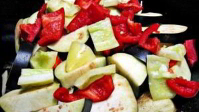 баклажаны в казане с курицей